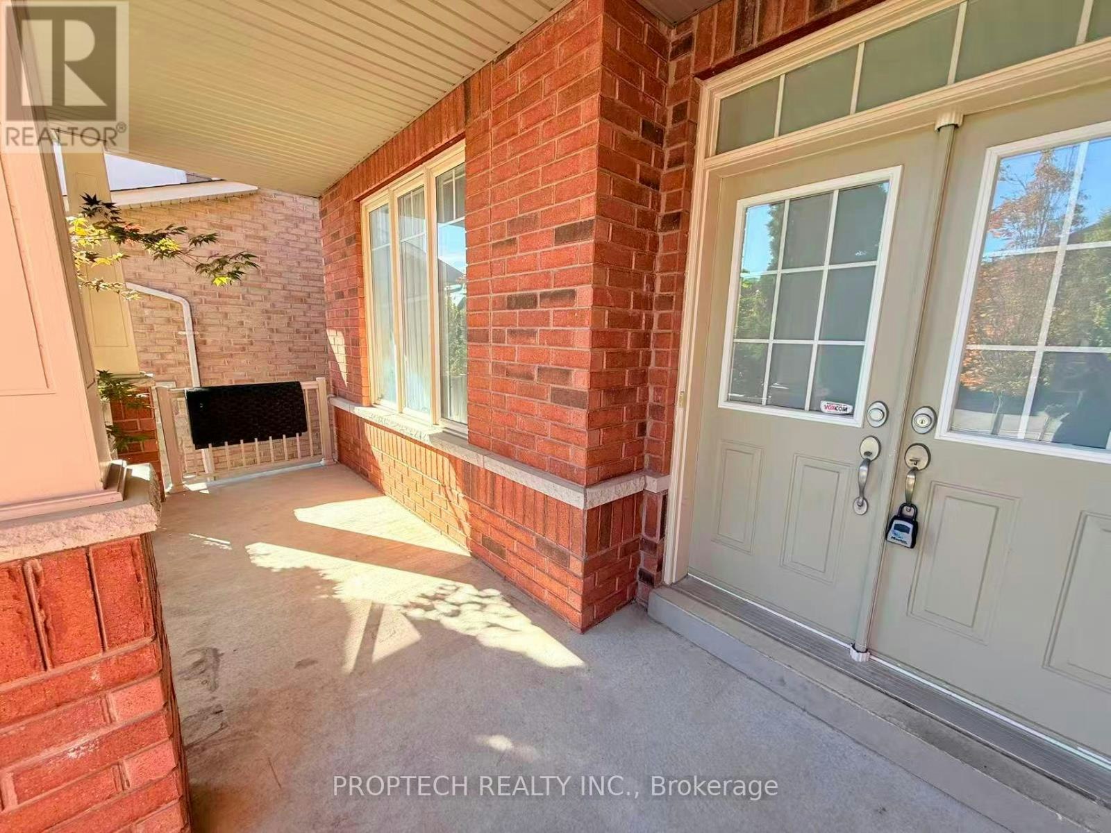 61 Braehead Drive, Richmond Hill, ON, L4E 0B2 - 2