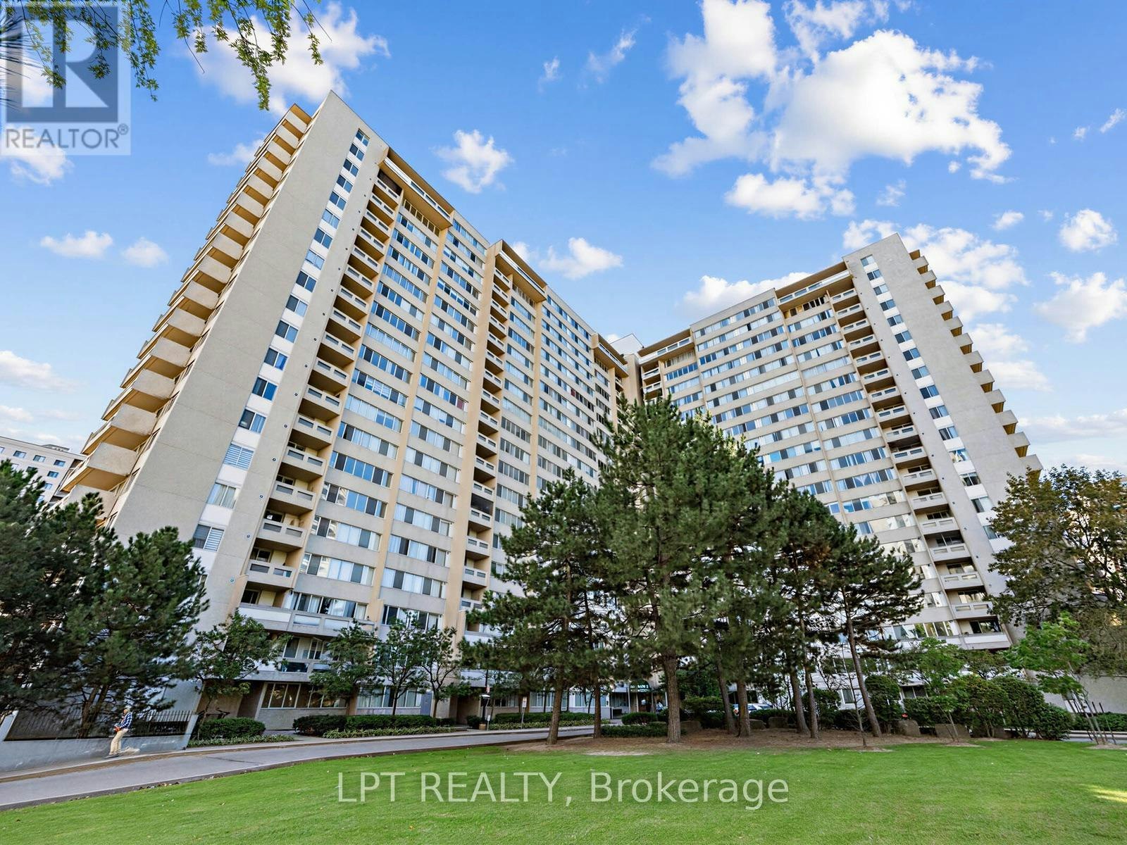 1112-3590 Kaneff Crescent, Mississauga, ON, L5A 3X3
