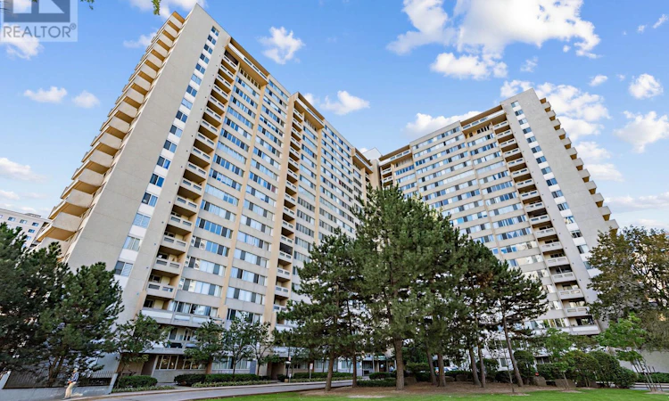 1112-3590 Kaneff Crescent