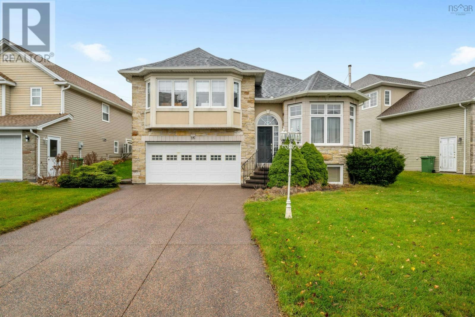 16 Ridgepark Lane, Halifax, NS, B3N 3J2