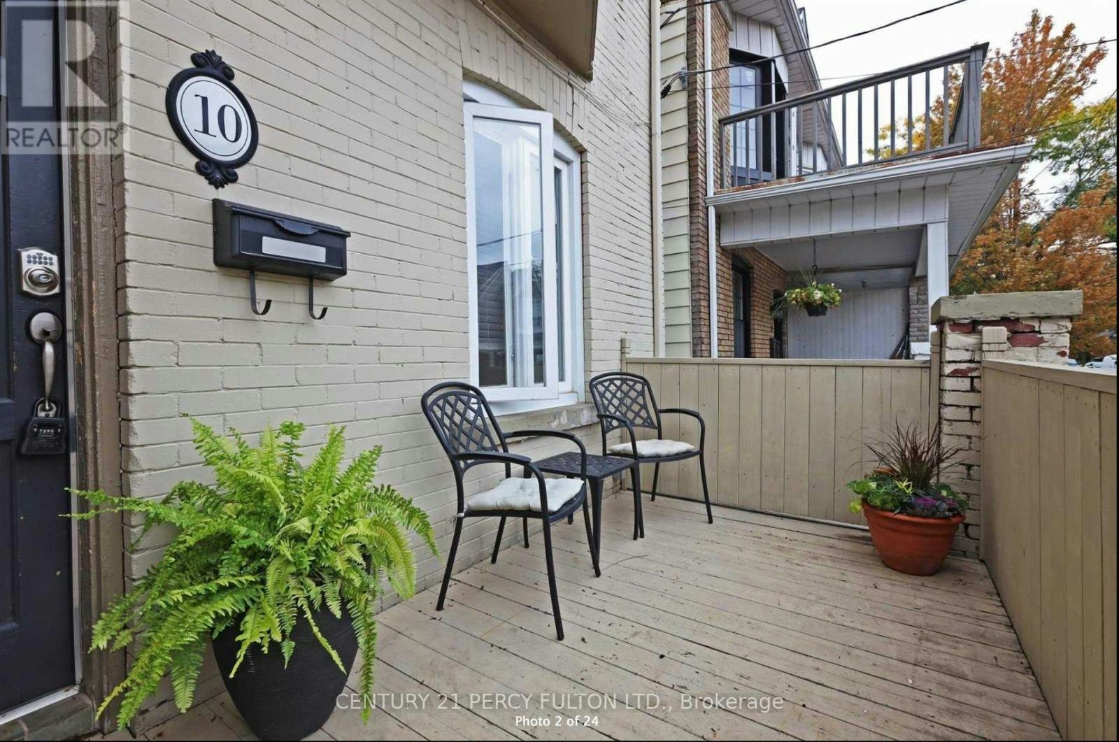 UPPER-10 Muriel Avenue, Toronto, ON, M4J 2X9 - 16