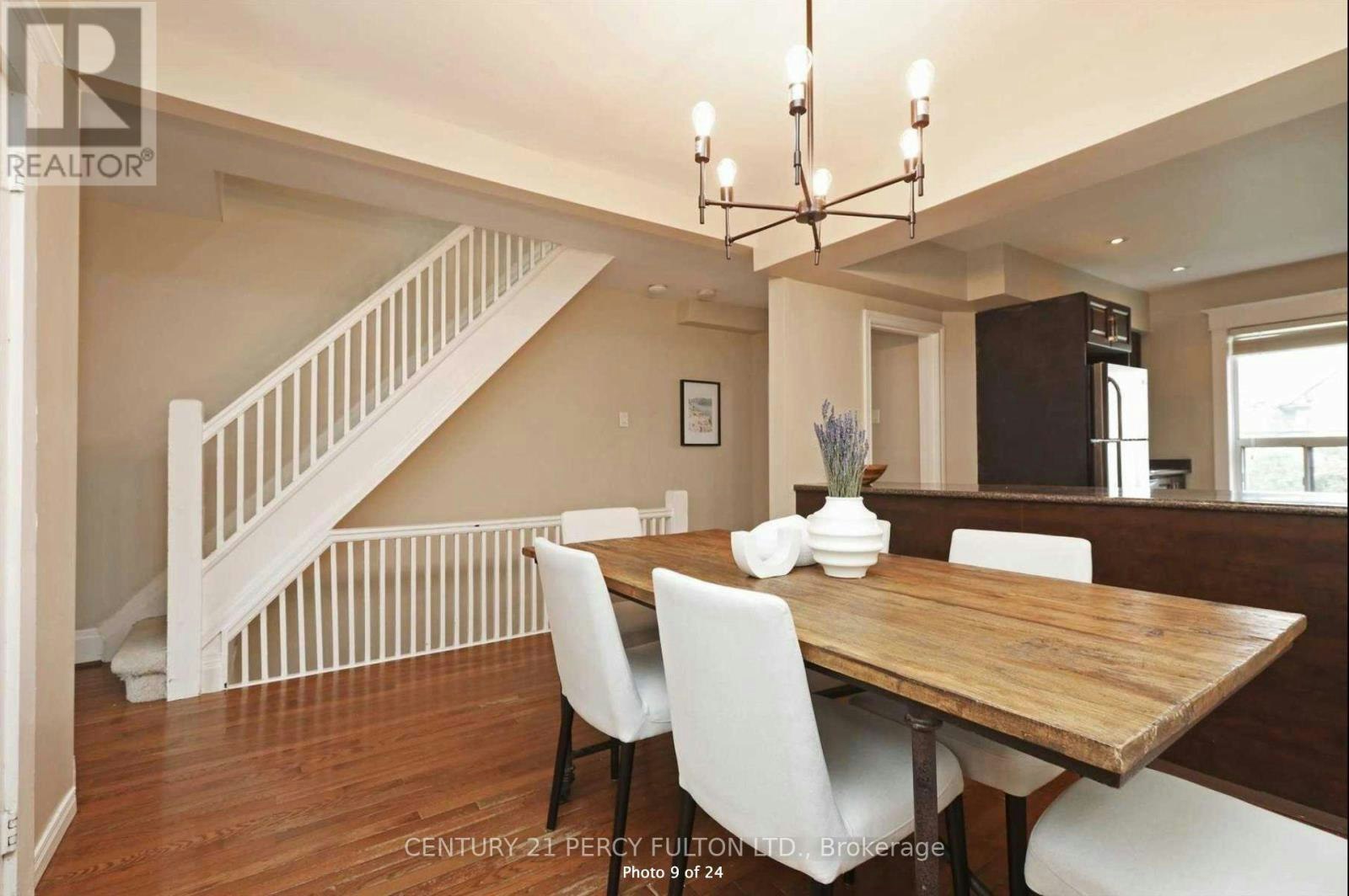 UPPER-10 Muriel Avenue, Toronto, ON, M4J 2X9 - 5