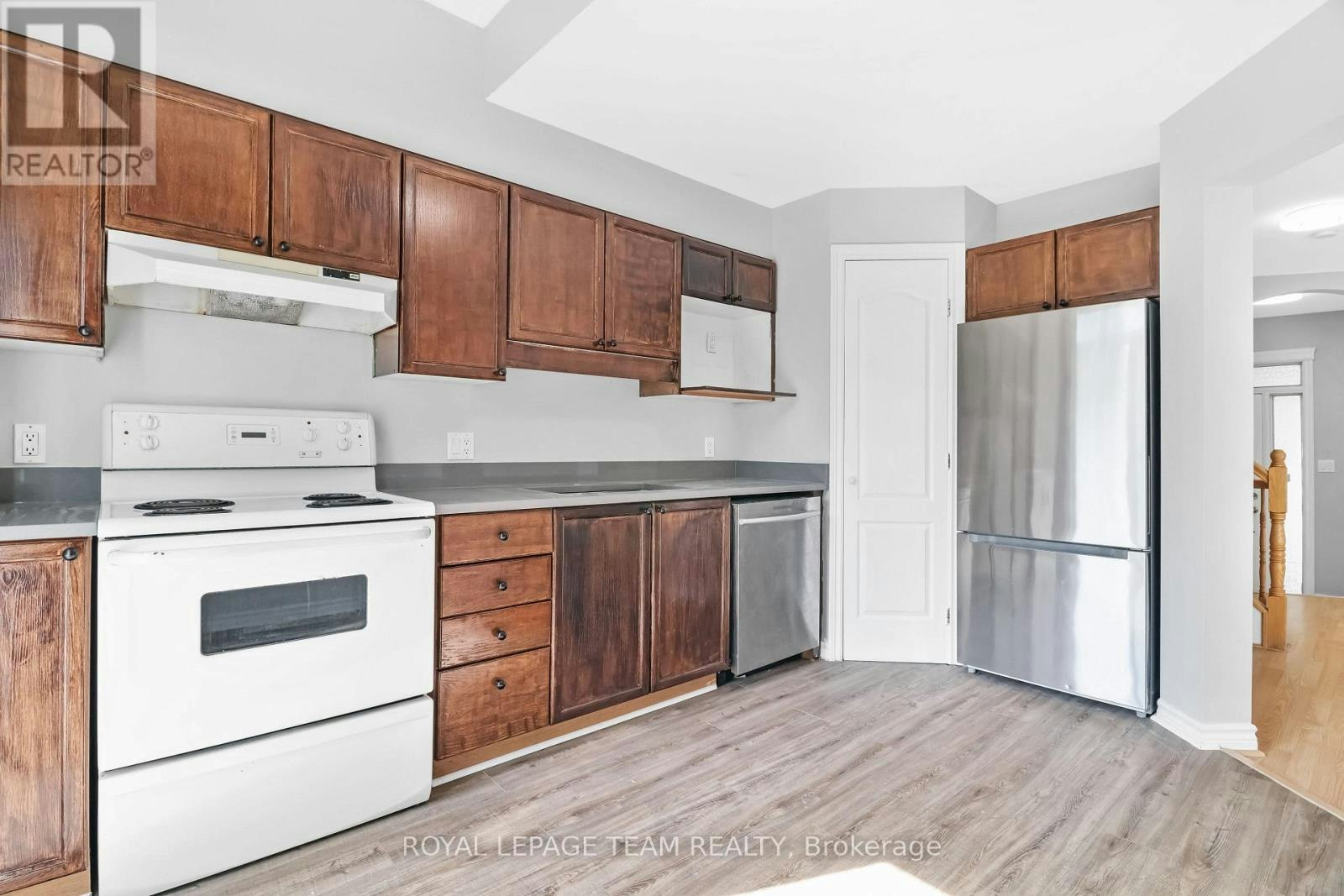 141 Hearst Way, Ottawa, ON, K2L 4G5 - 13