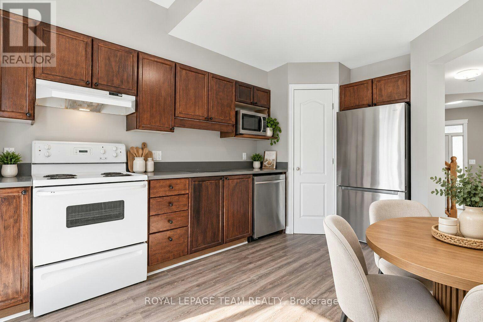 141 Hearst Way, Ottawa, ON, K2L 4G5 - 12