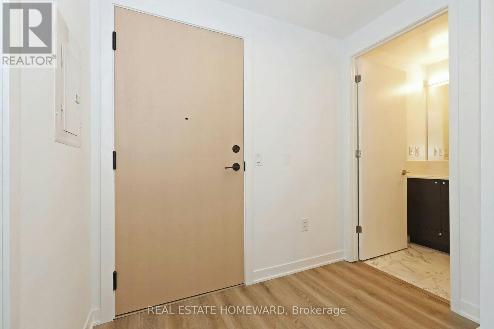 1703-10 Oak Street, Toronto, ON, M5A 0Z1 - 3