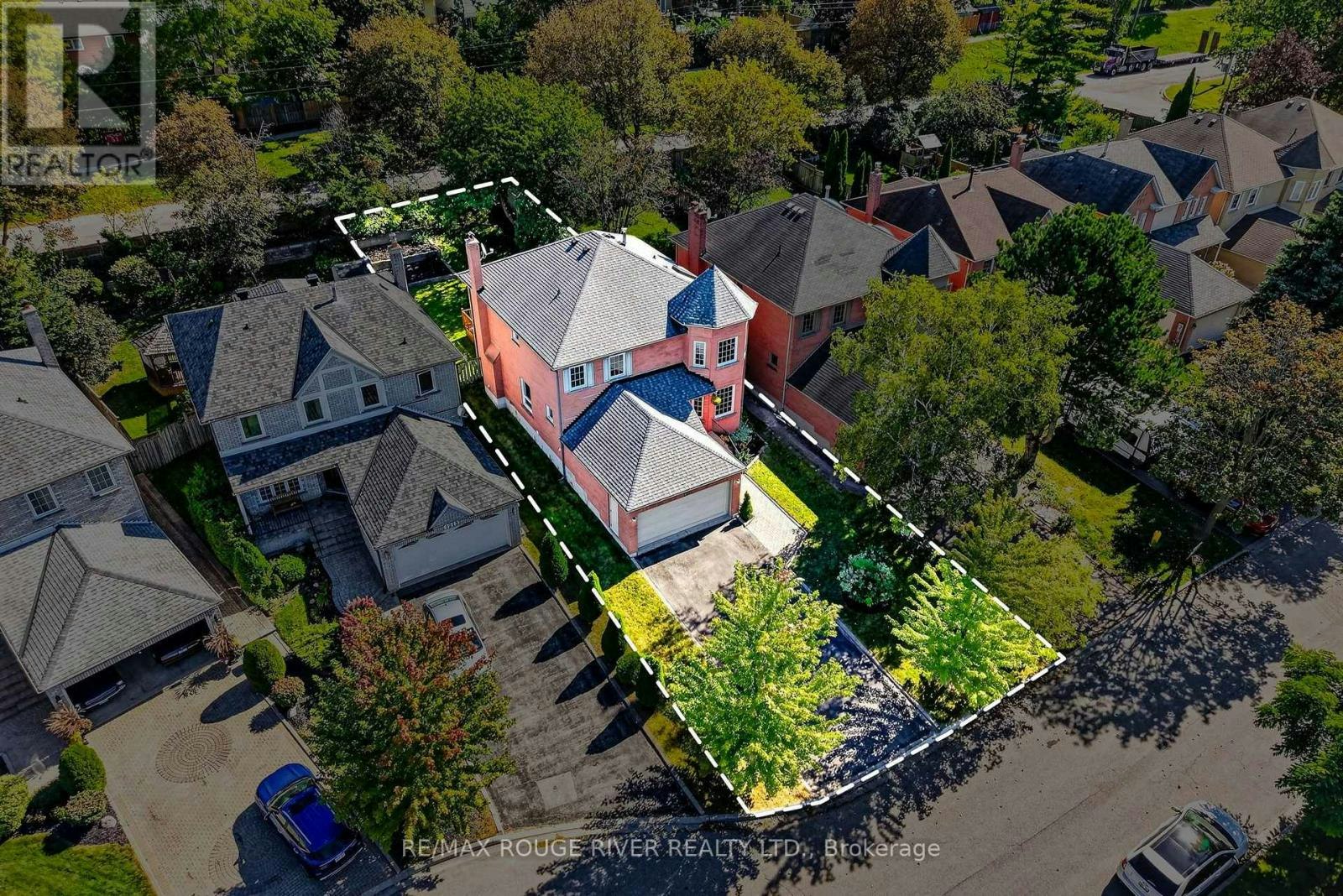 1211 Engel Court, Pickering, ON, L1W 3W3