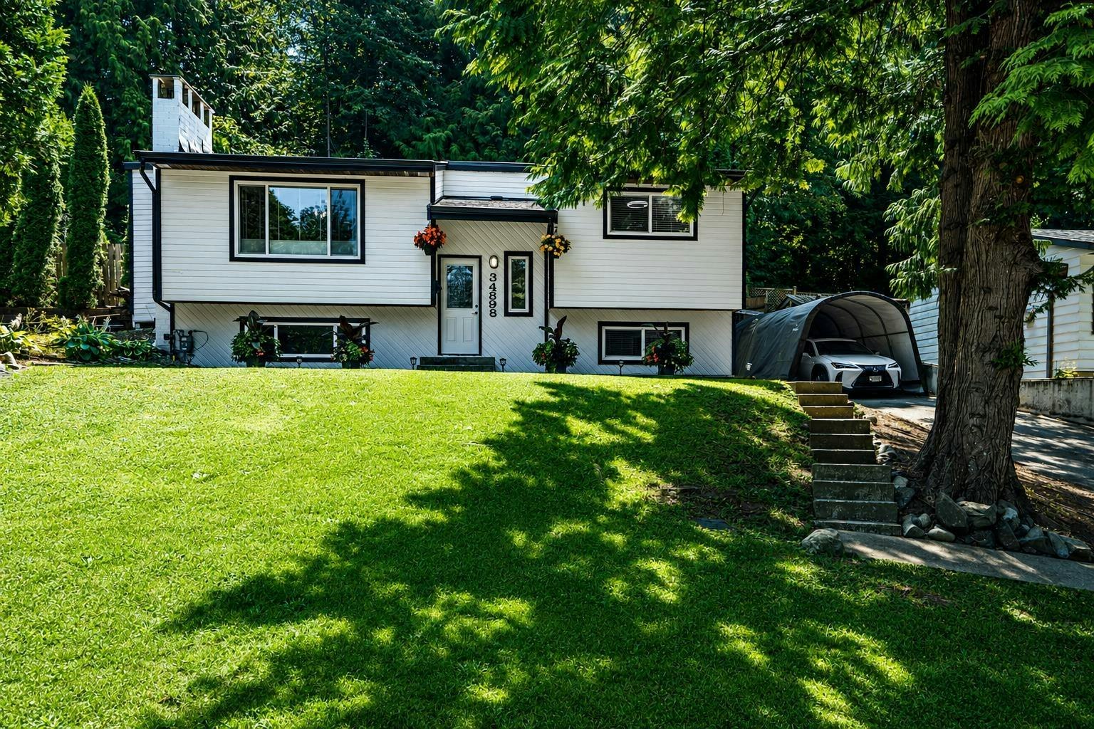 34898 Laburnum Avenue, Abbotsford, BC, V2S 5J4