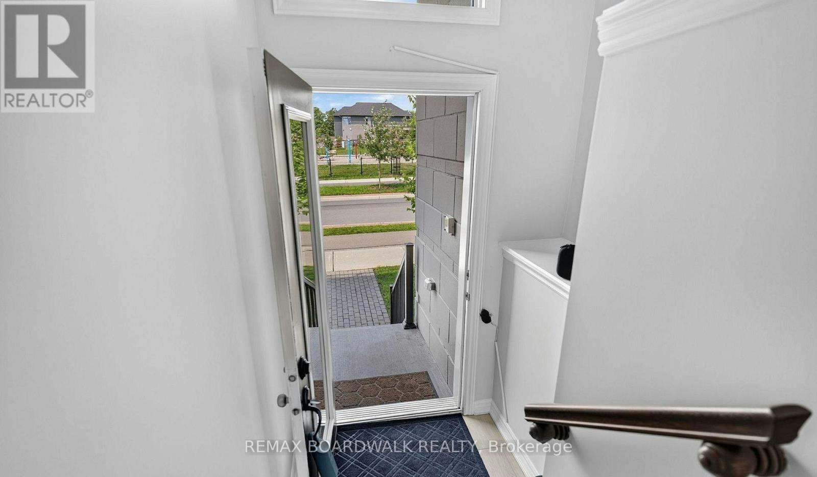 1440 Hemlock Road, Ottawa, ON, K1K 4B9 - 2