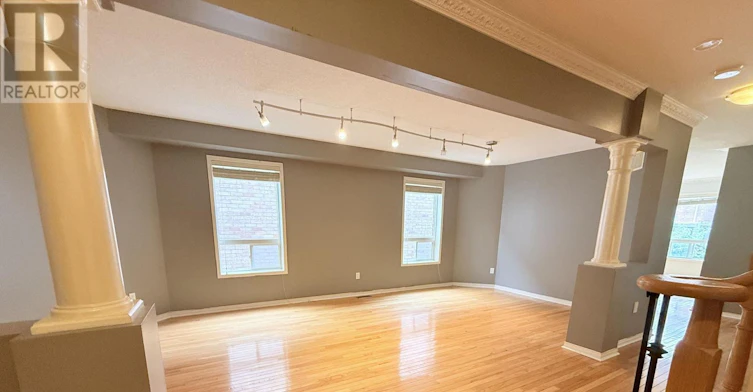 8 Maffey Crescent, Richmond Hill, ON, L4S 0A8 - 2