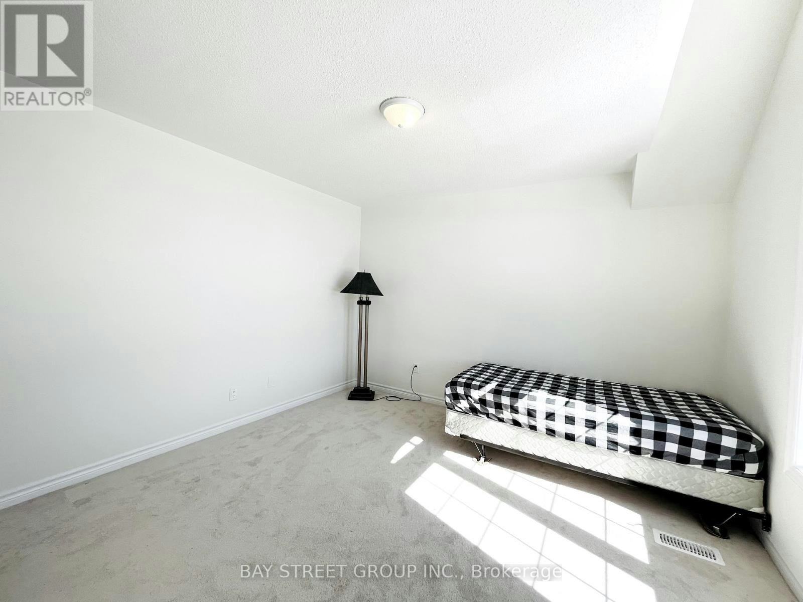128 Victoria Wood Avenue, Springwater, ON, L9X 1Z8 - 25