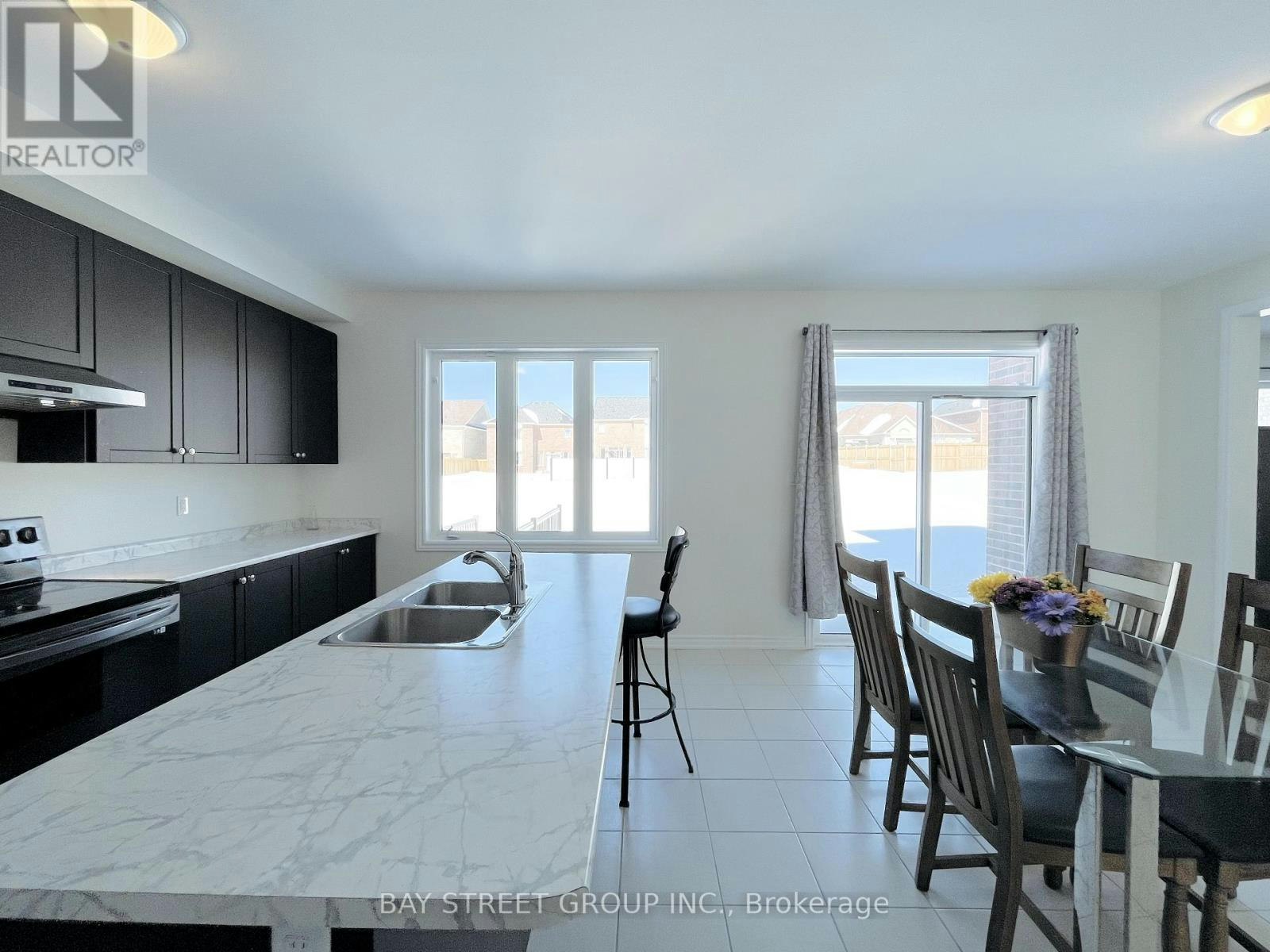 128 Victoria Wood Avenue, Springwater, ON, L9X 1Z8 - 8