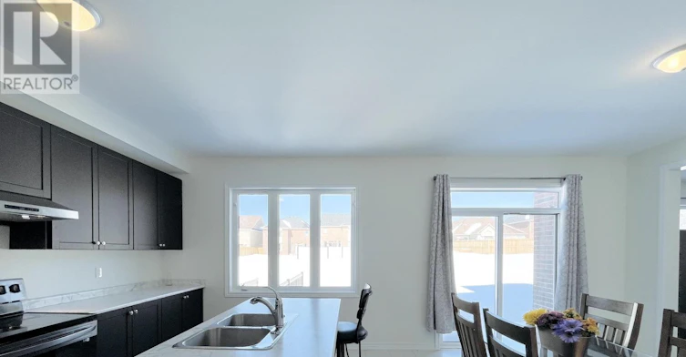 128 Victoria Wood Avenue, Springwater, ON, L9X 1Z8 - 8