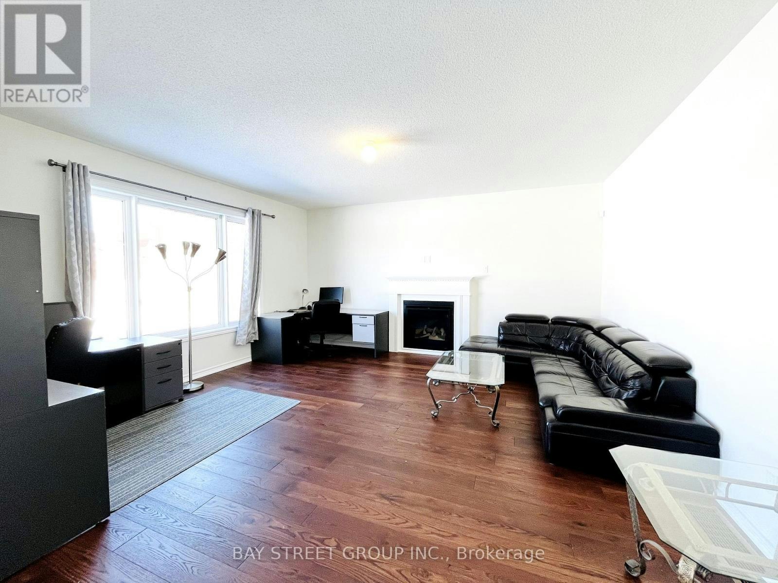 128 Victoria Wood Avenue, Springwater, ON, L9X 1Z8 - 5