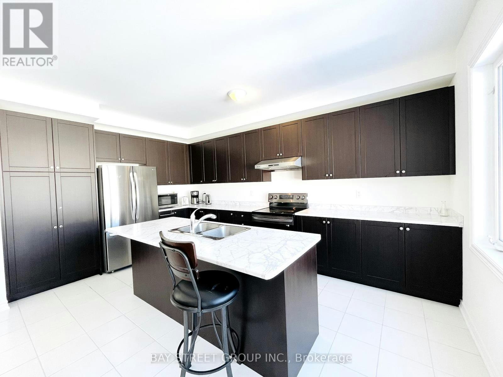 128 Victoria Wood Avenue, Springwater, ON, L9X 1Z8 - 7