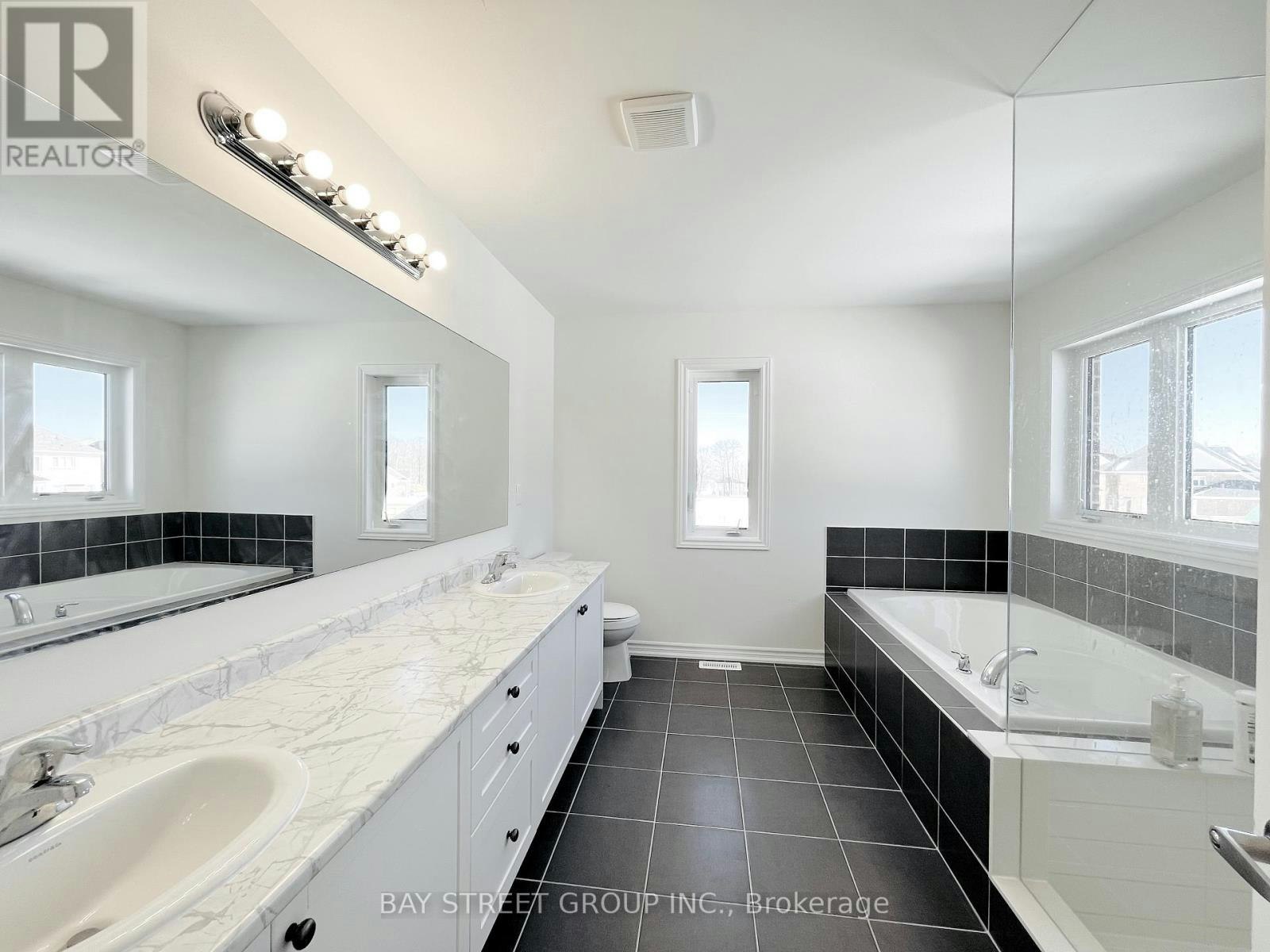 128 Victoria Wood Avenue, Springwater, ON, L9X 1Z8 - 32