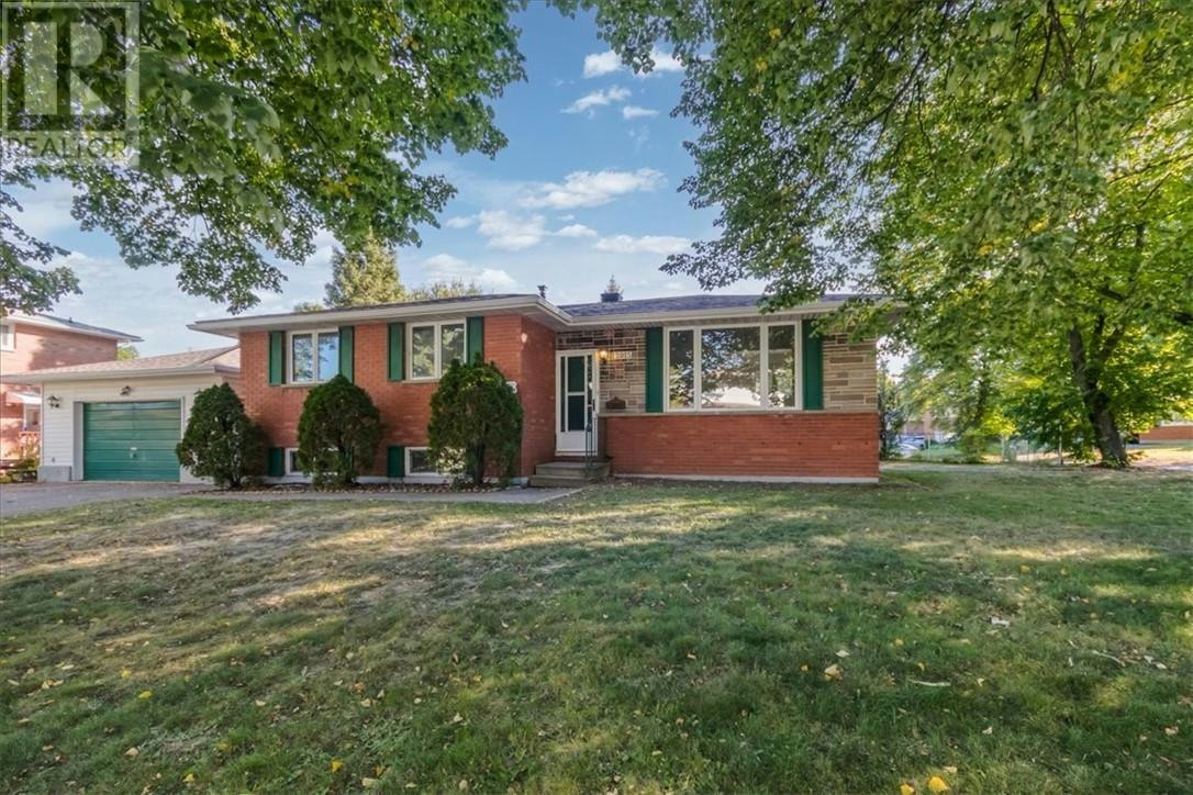2015 Elderwood Drive, Greater Sudbury, ON, P3B 2A7