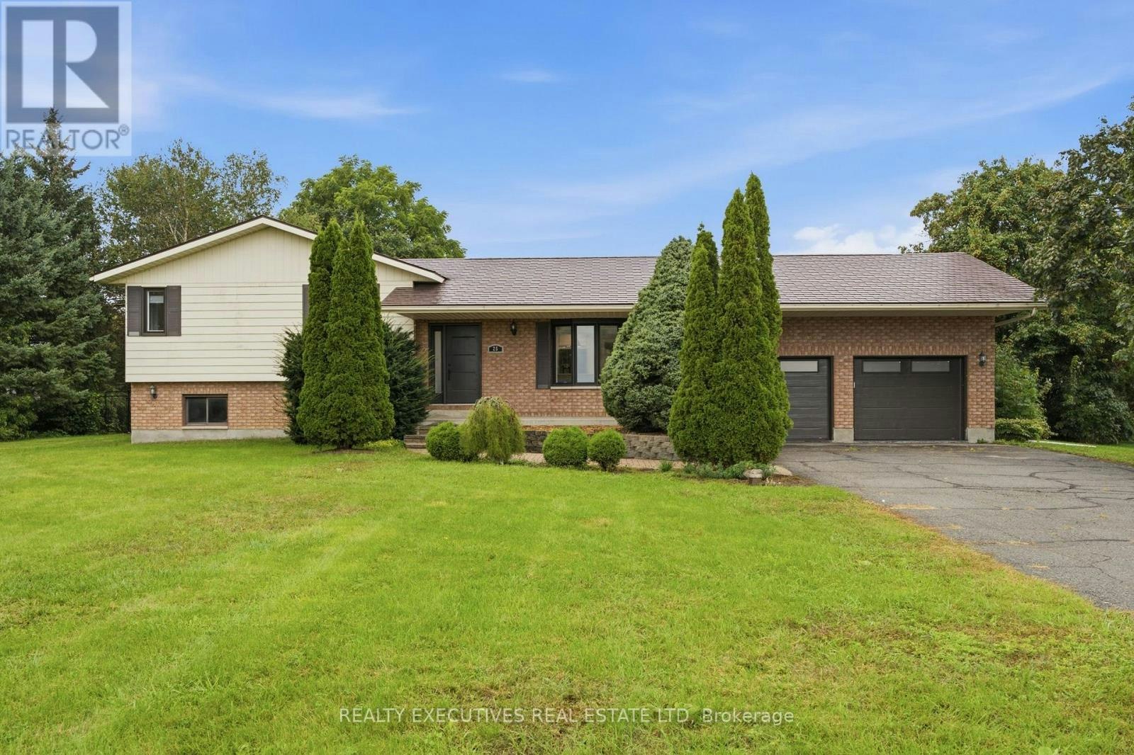 25 Crysler Station Road, Monkland, ON, K0A 1R0