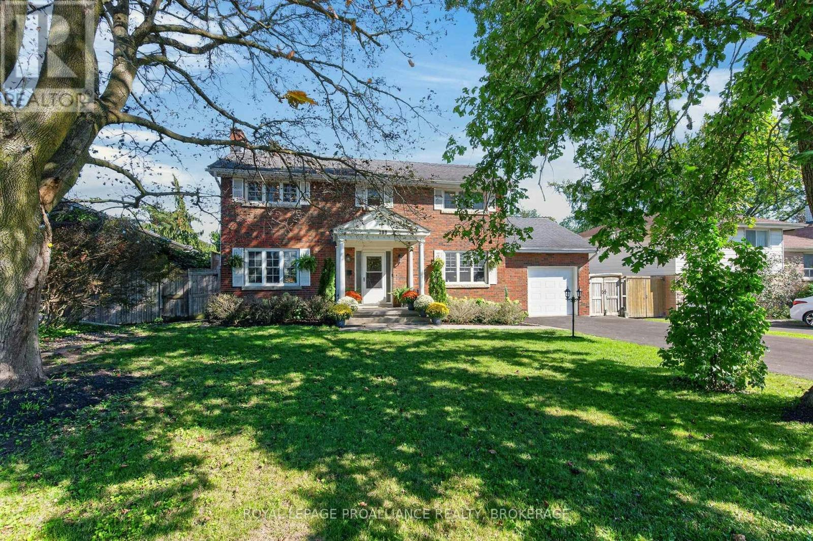 289 Avenue Road, Kingston, ON, K7M 1C8