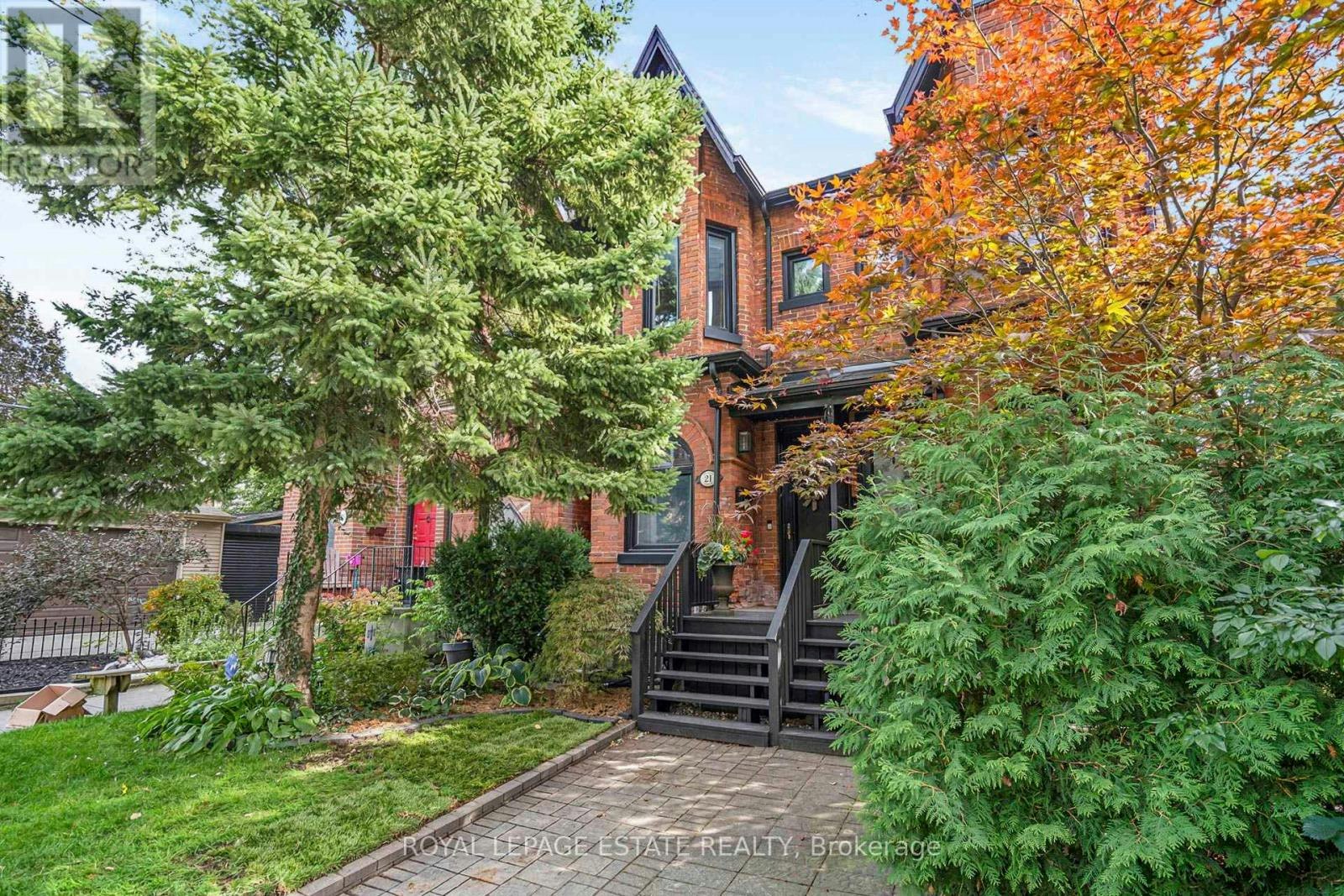 21 Brighton Avenue, Toronto, ON, M4M 1P3