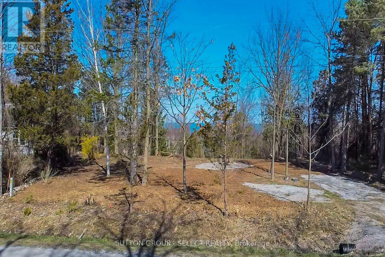 5 Huron View Avenue, Lambton Shores, ON, N0N 1J7
