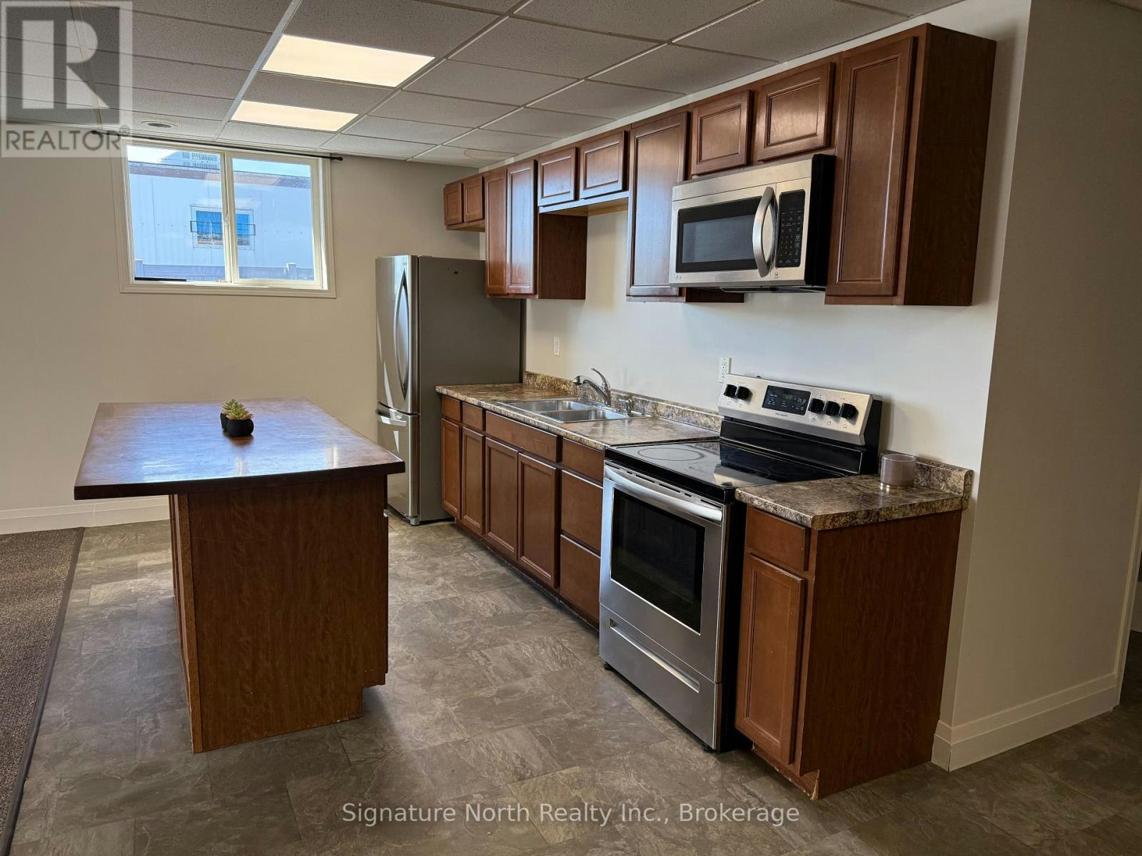 310 Cumberland Street N, Thunder Bay, ON, P7A 4N8 - 7