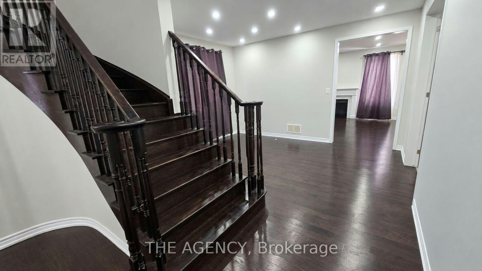 57 Leadenhall Road, Brampton, ON, L7A 4G2 3
