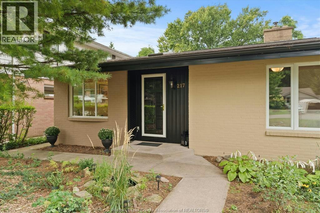 217 Arlington Boulevard, Tecumseh, ON, N8N 2J8