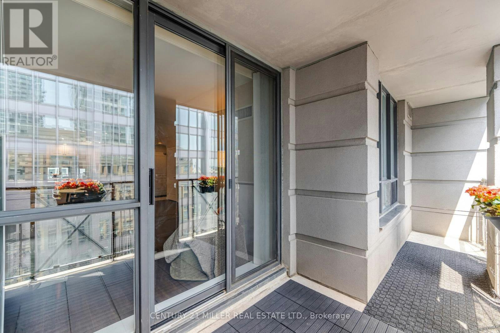 12-140 Simcoe Street, Toronto, ON, M5H 4E9 - 27