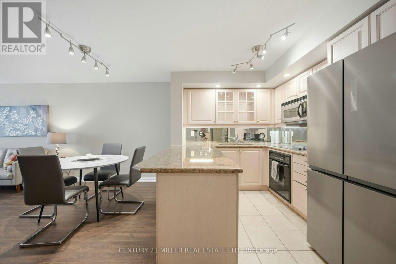 12-140 Simcoe Street, Toronto, ON, M5H 4E9 - 7