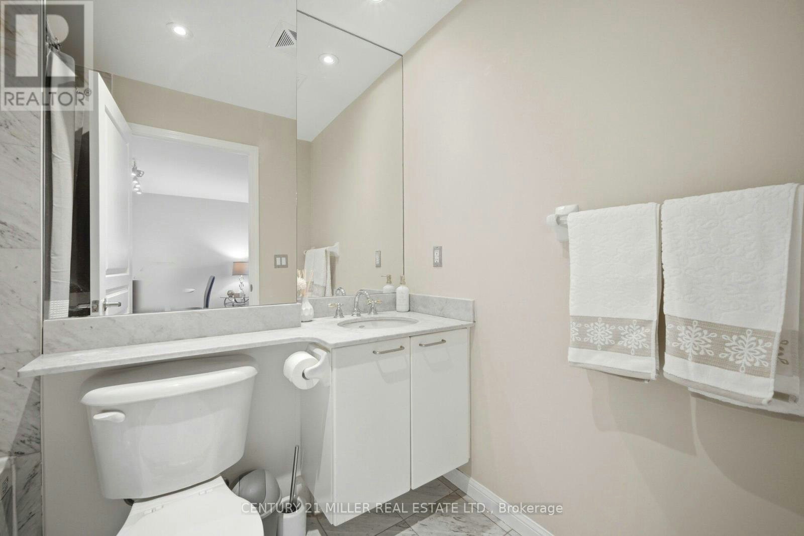 12-140 Simcoe Street, Toronto, ON, M5H 4E9 - 22