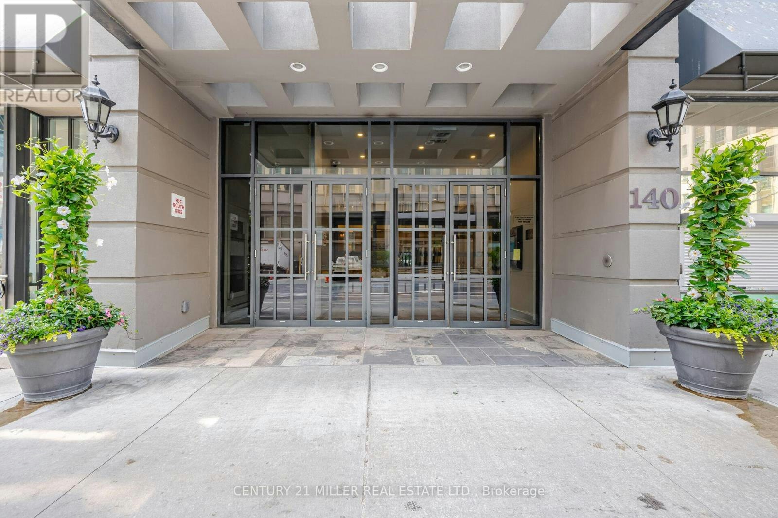 12-140 Simcoe Street, Toronto, ON, M5H 4E9 - 2