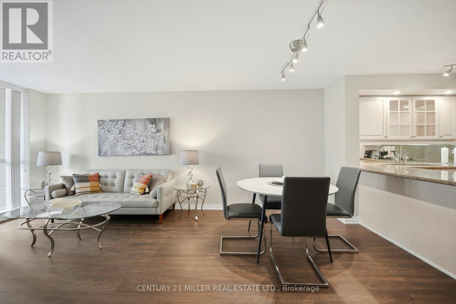 12-140 Simcoe Street, Toronto, ON, M5H 4E9 - 12