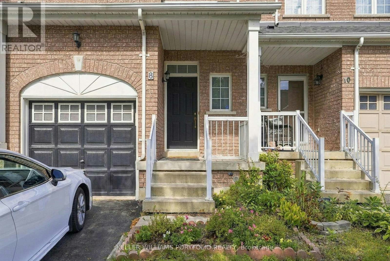 8 Gateway Court, Whitby, ON, L1R 3M9 - 4