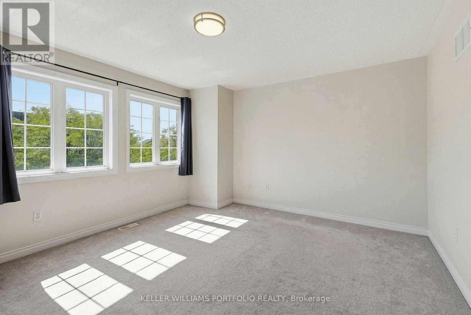 8 Gateway Court, Whitby, ON, L1R 3M9 - 20