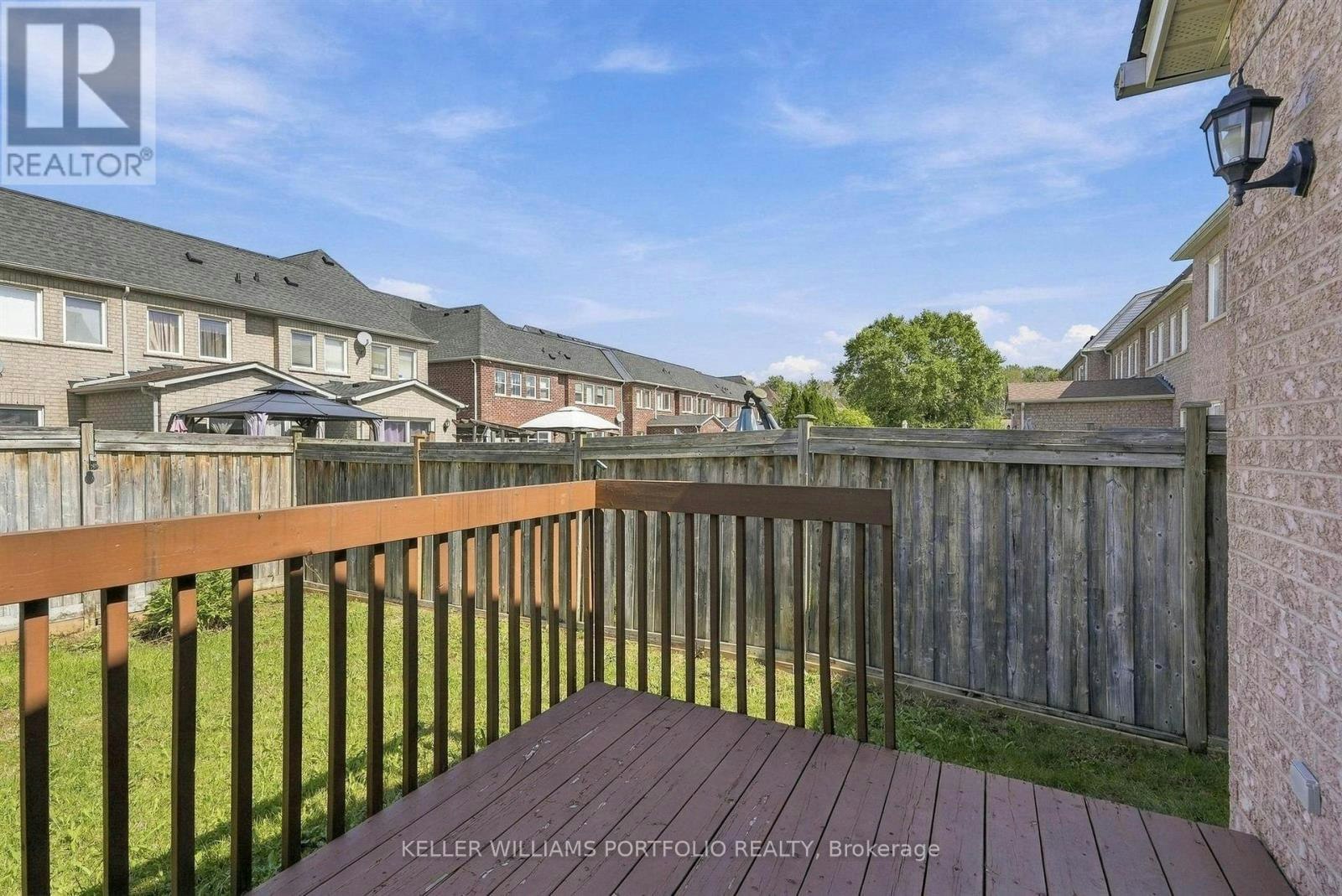 8 Gateway Court, Whitby, ON, L1R 3M9 - 41