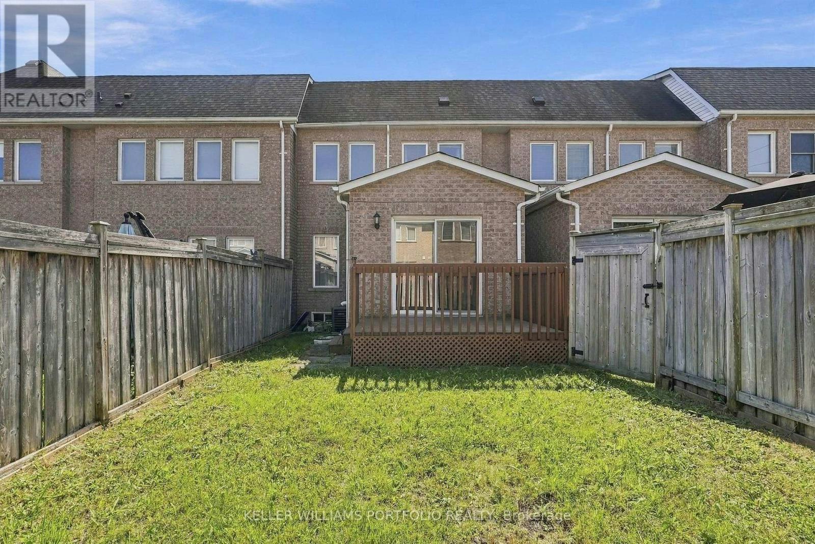 8 Gateway Court, Whitby, ON, L1R 3M9 - 45