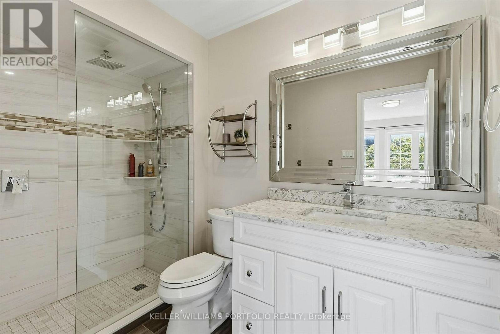 8 Gateway Court, Whitby, ON, L1R 3M9 - 24