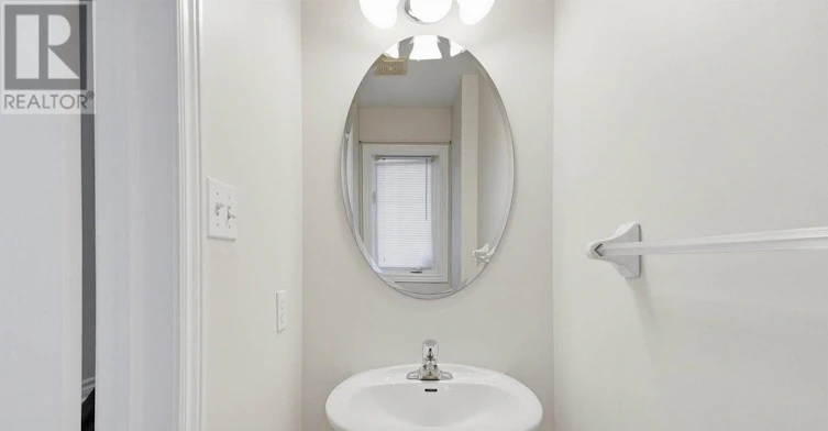 8 Gateway Court, Whitby, ON, L1R 3M9 - 17