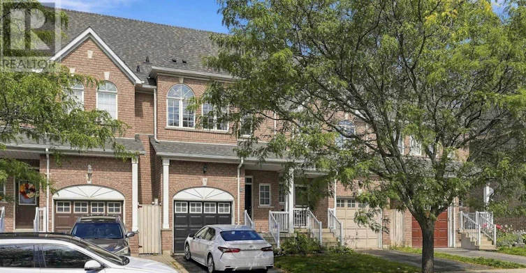 8 Gateway Court, Whitby, ON, L1R 3M9 - 3