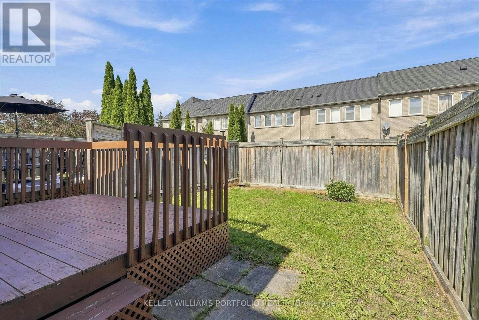 8 Gateway Court, Whitby, ON, L1R 3M9 - 42