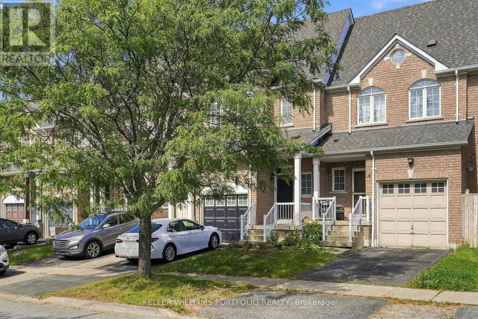 8 Gateway Court, Whitby, ON, L1R 3M9 - 2