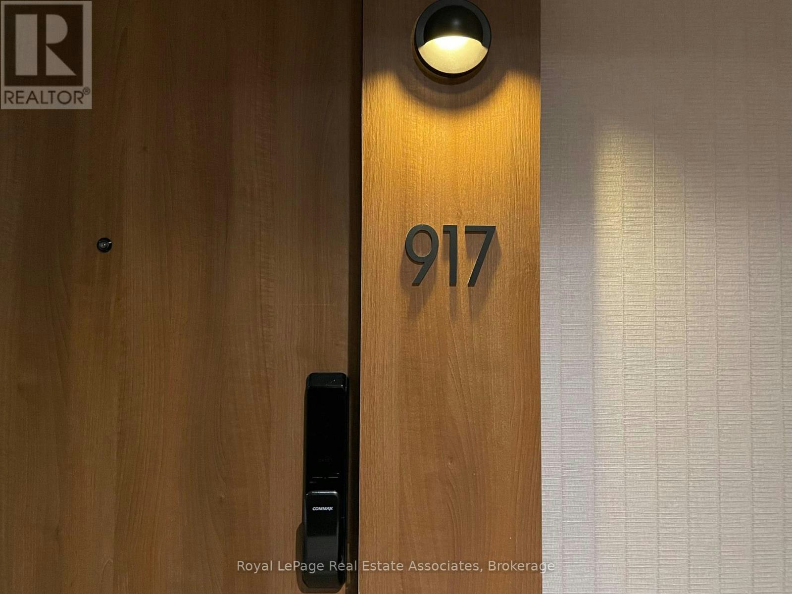 917-21 Park Street E, Mississauga, ON, L5G 1L7 - 2