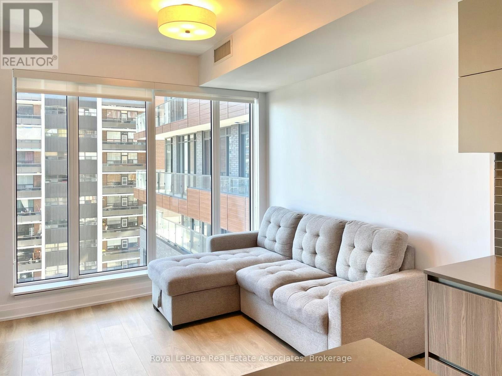 917-21 Park Street E, Mississauga, ON, L5G 1L7 - 4