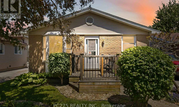 82 Muriel Crescent