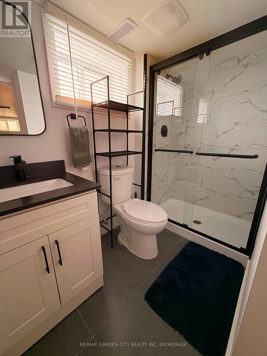 5261 Buchanan Avenue, Niagara Falls, ON, L2E 5A7 - 2