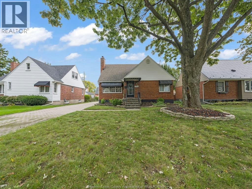 2584 Chilver, Windsor, ON, N8W 2V9
