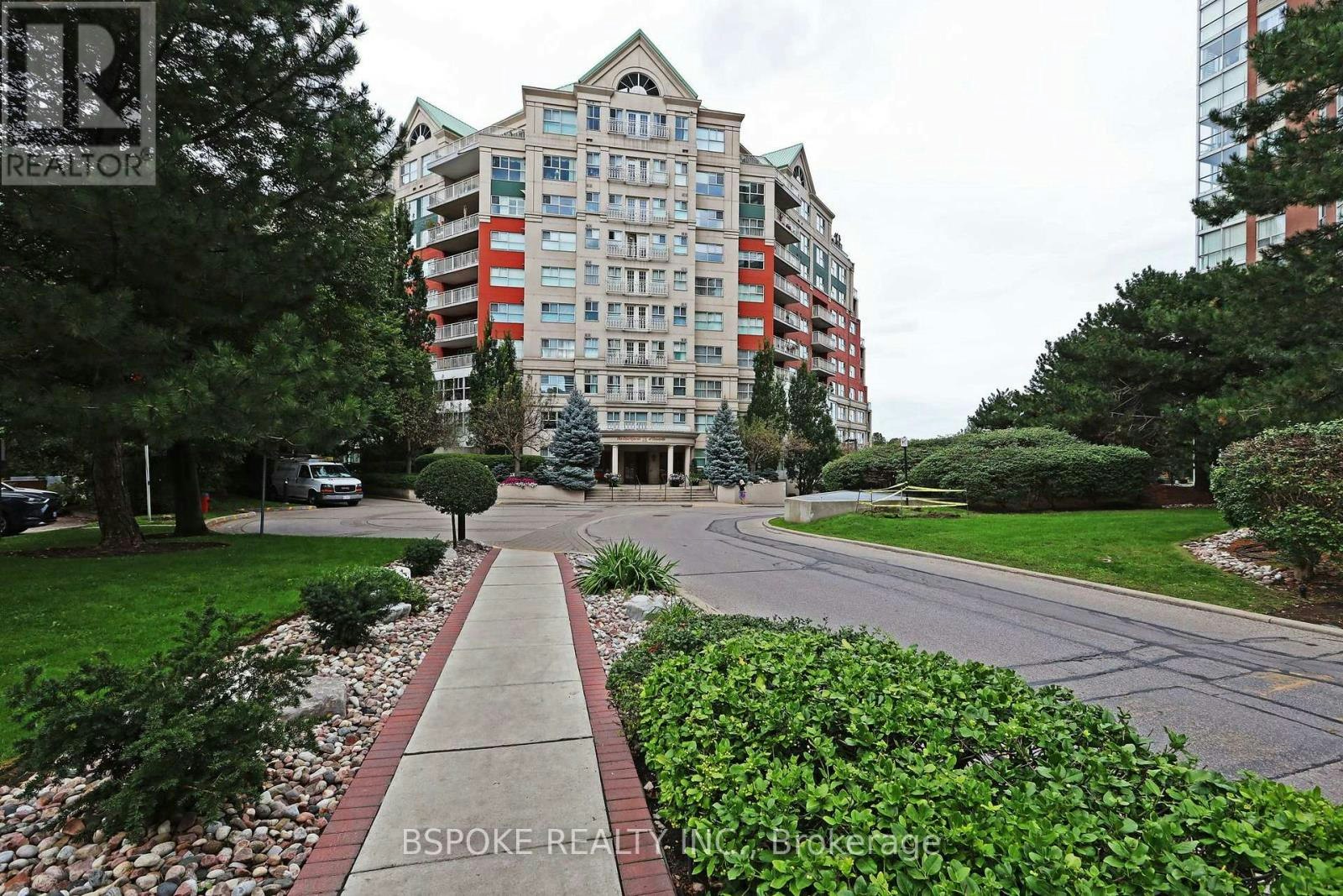 LC11-18 Concorde Place, Toronto, ON, M3C 3T9 - 2