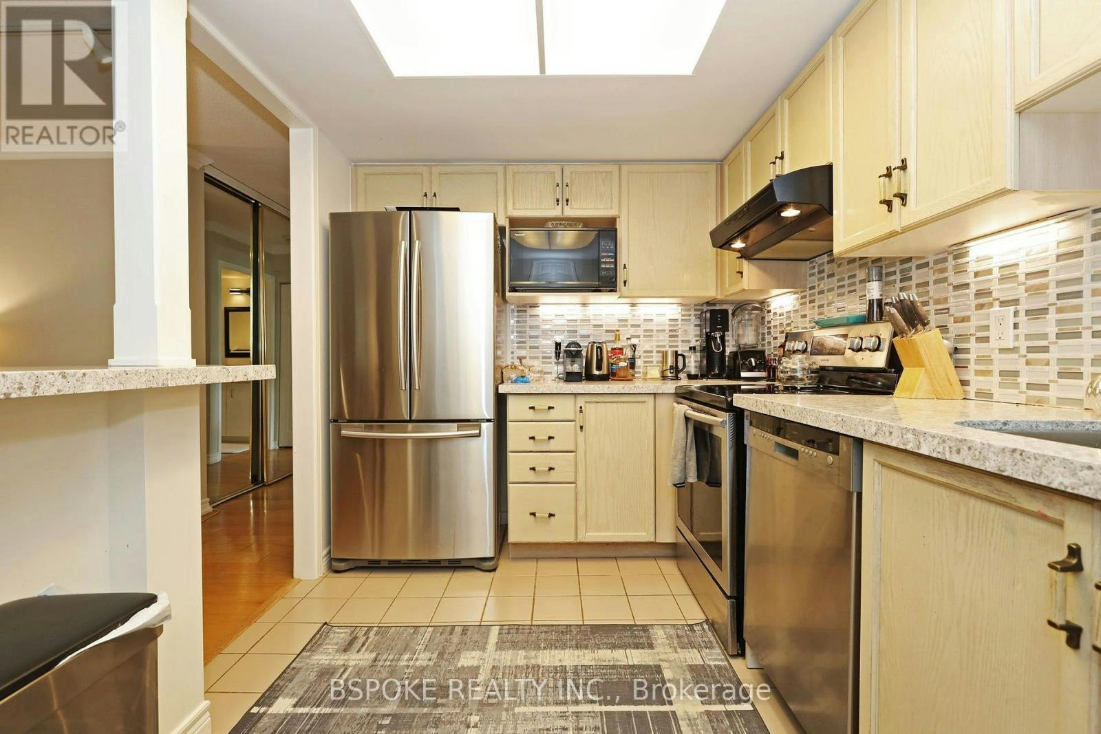 LC11-18 Concorde Place, Toronto, ON, M3C 3T9 - 7