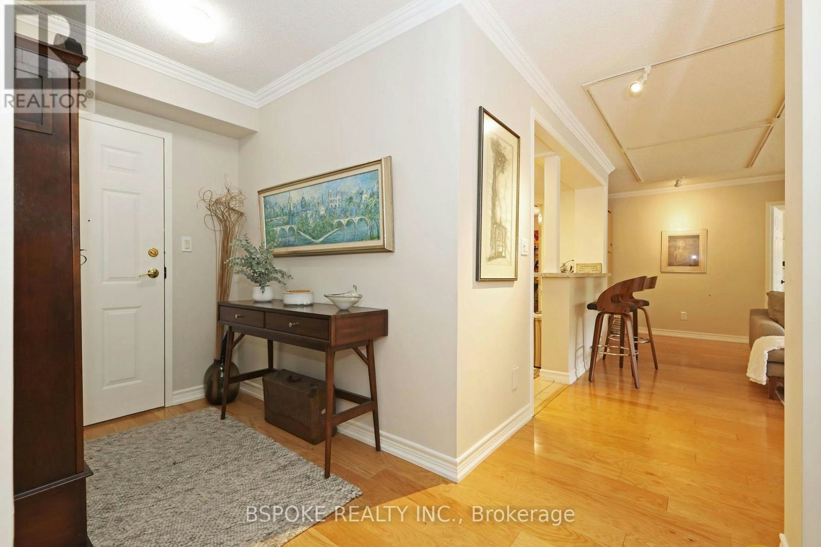 LC11-18 Concorde Place, Toronto, ON, M3C 3T9 - 4