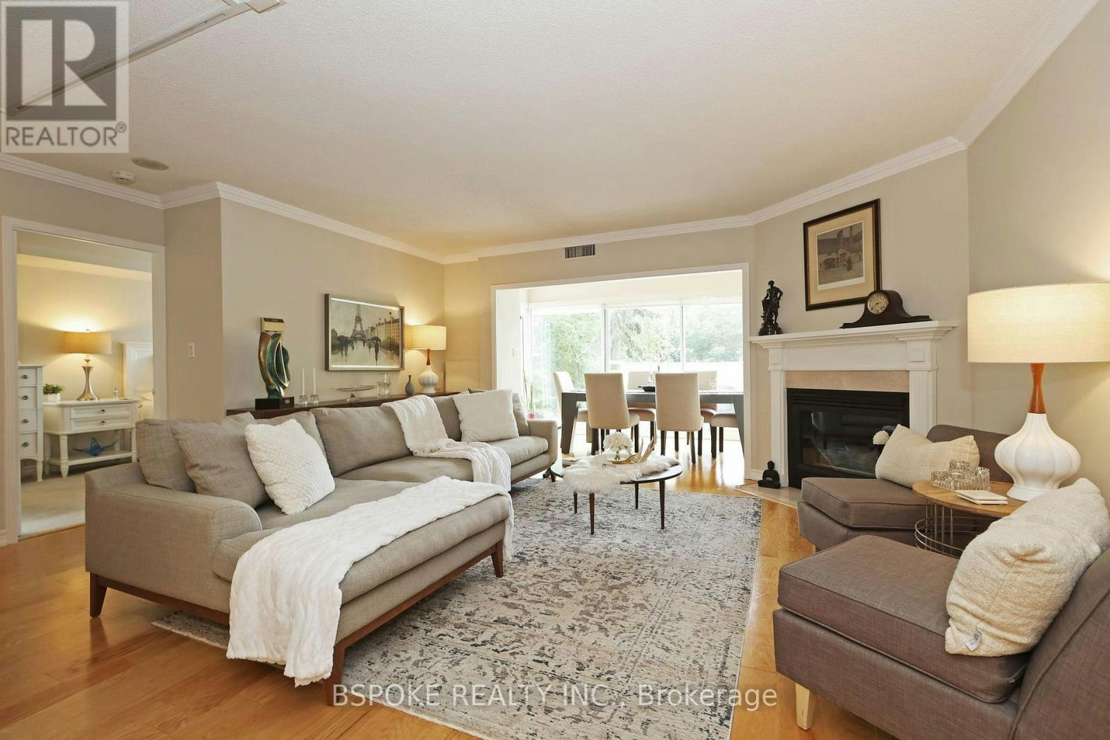 LC11-18 Concorde Place, Toronto, ON, M3C 3T9